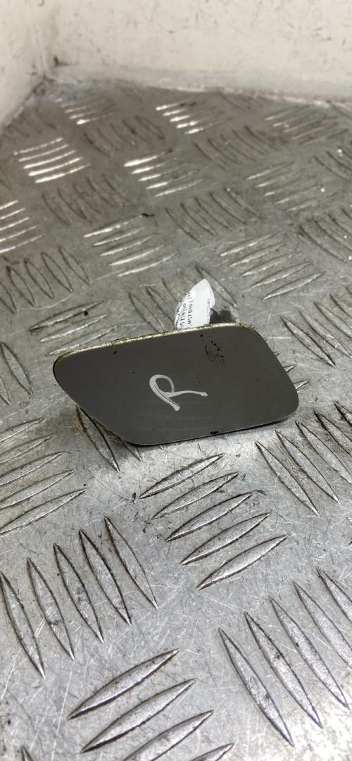 заглушка под омыватель фары BMW X5 E70 2009, 3.5 л., M57D30 (306D5), дизель, АКПП, titansilber metallic (354), внедорожник 5 дв., полный привод, правый руль, 51657199142, 7173864 - фото №1