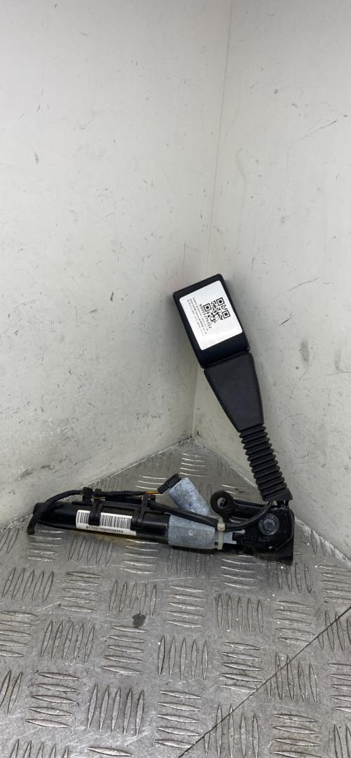 замок ремня безопасности BMW X6 M E71/E72 2010, 4.4 л., S63 B44 A, бензин, АКПП, carbonschwarz metallic (416), внедорожник 5 дв., полный привод, 72119172212, 9172212 - фото №1