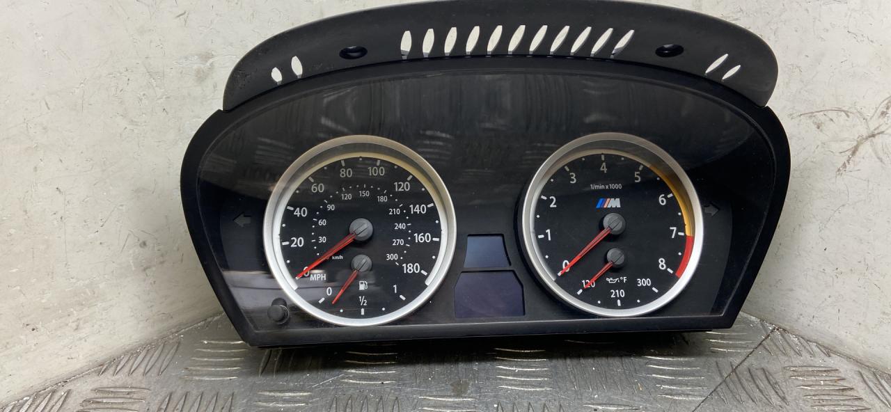 щиток приборов (приборная панель) BMW X6 M E71/E72 2010, 4.4 л., S63 B44 A, бензин, АКПП, carbonschwarz metallic (416), внедорожник 5 дв., полный привод, 62109218660, 9218660 - фото №1