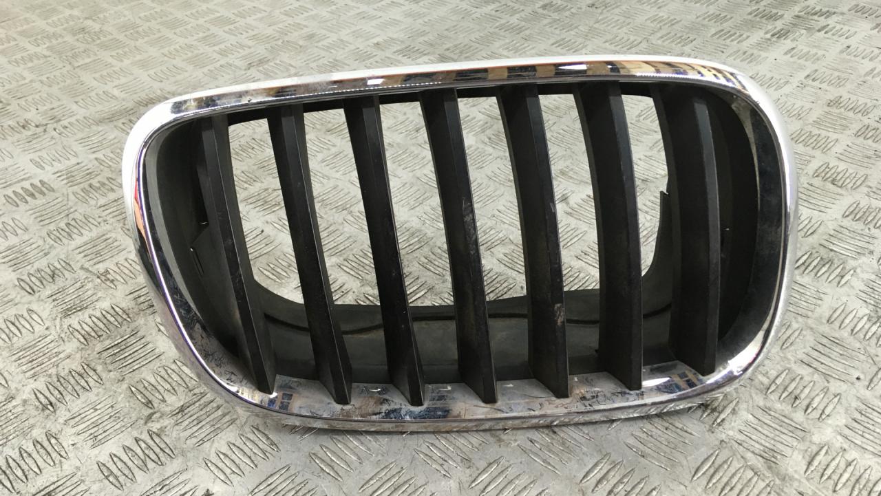 решетка радиатора BMW X6 M E71/E72 2010, 4.4 л., S63 B44 A, бензин, АКПП, carbonschwarz metallic (416), внедорожник 5 дв., полный привод, 51137157688 - фото №1