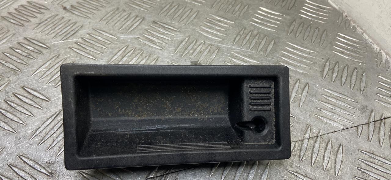 пепельница BMW X6 M E71/E72 2010, 4.4 л., S63 B44 A, бензин, АКПП, carbonschwarz metallic (416), внедорожник 5 дв., полный привод, 51166954945, 6954945 - фото №1