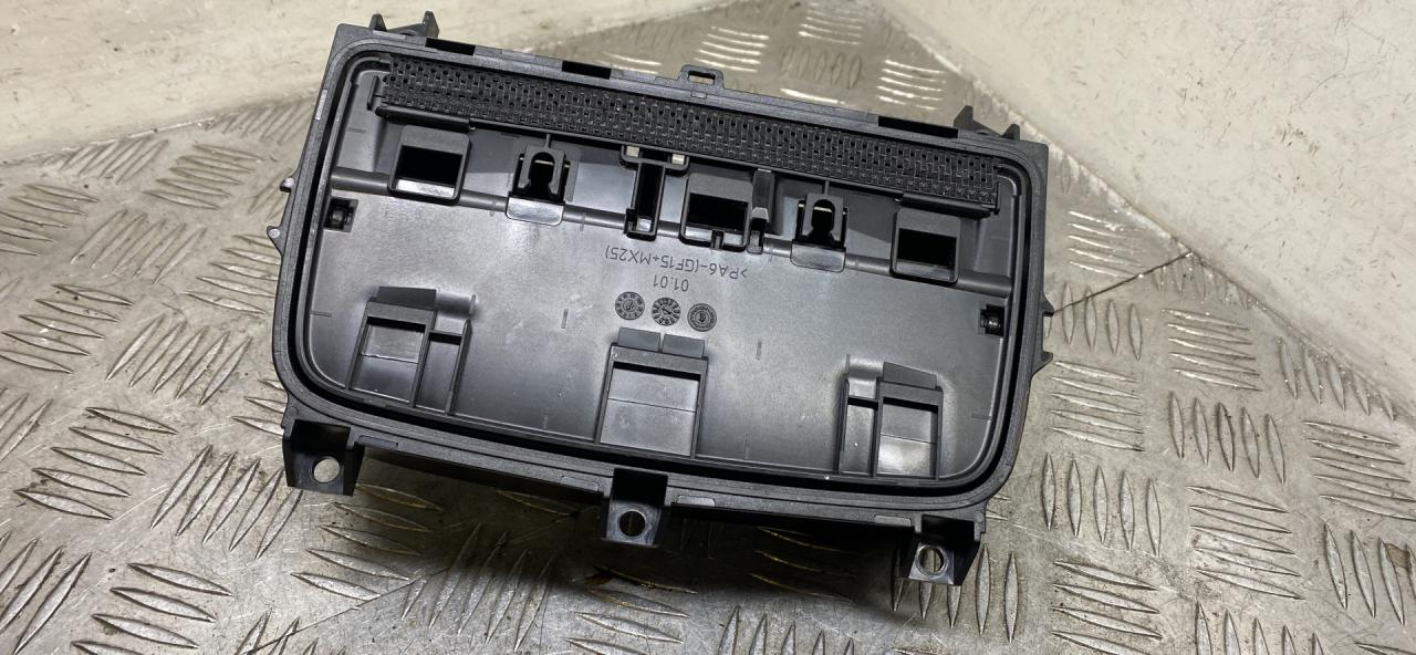 подстаканник BMW 7 серия F01/F02 F02 2012, 4.4 л., N63 B44 A, бензин, АКПП, blue (a89), седан, полный привод, 51169113863, 9113863 - фото №1