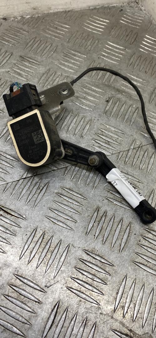 датчик дорожного просвета BMW 7 серия F01/F02 F02 2012, 4.4 л., N63 B44 A, бензин, АКПП, blue (a89), седан, полный привод, 37146784075 - фото №1