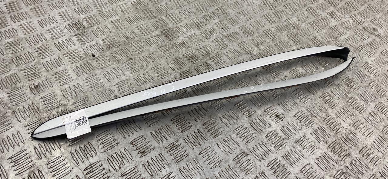 молдинг лобового стекла BMW 3 серия E90/E91/E92/E93 2007, 3.0 л., M57 D30 (306D3), дизель, АКПП, серебро, седан, задний привод, правый руль, 51137184001, 51137184002 - фото №1