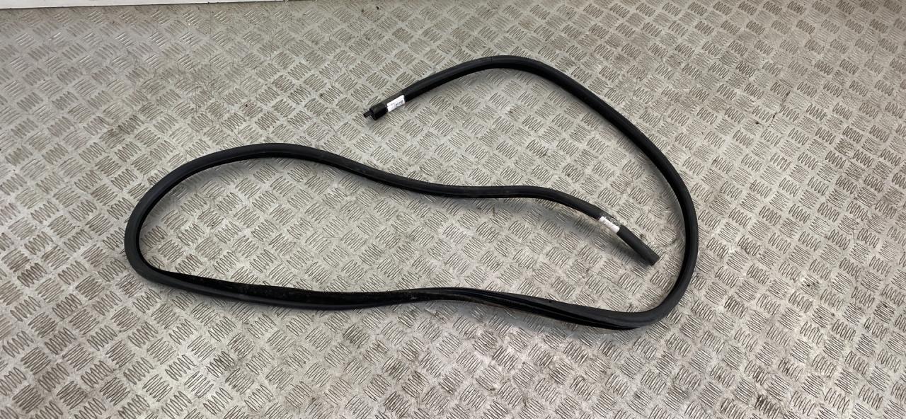 уплотнитель двери BMW 3 серия E90/E91/E92/E93 E90 2007, 3.0 л., M57 D30 (306D3), дизель, АКПП, черный, седан, задний привод, правый руль, 7060288, 51727060288 - фото №1
