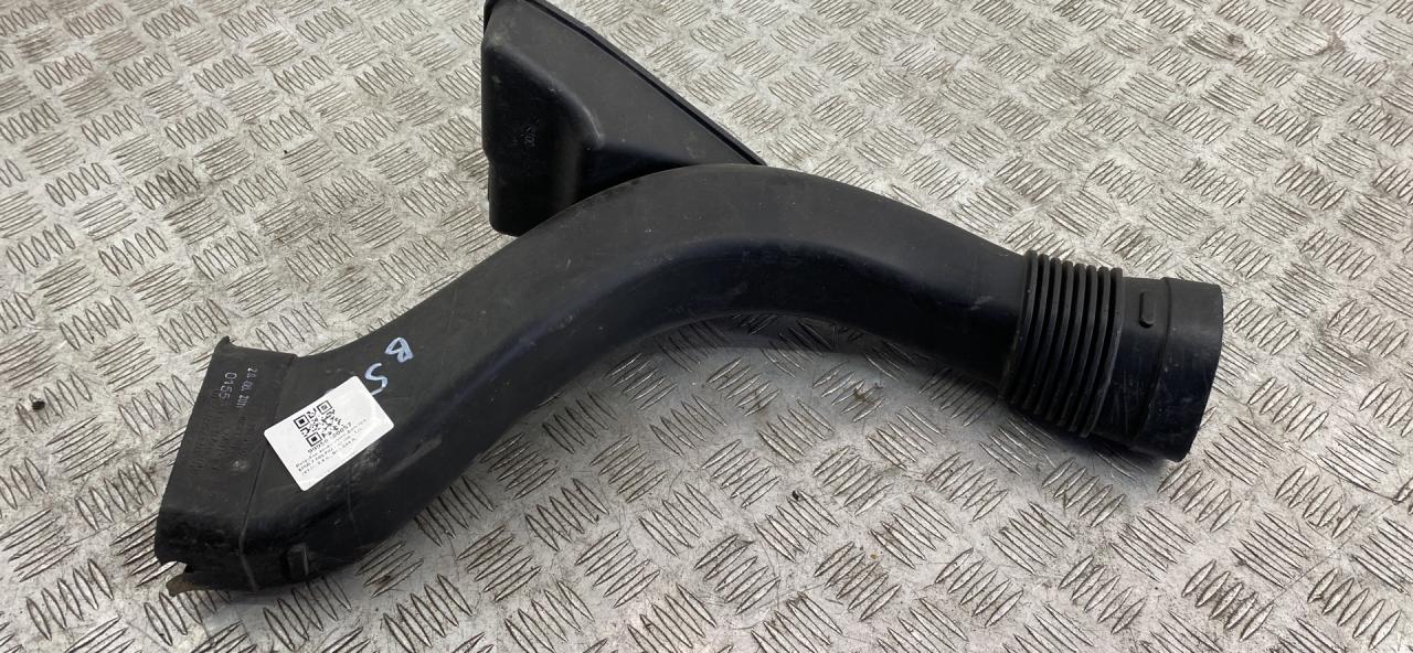 патрубок воздушного фильтра BMW 7 серия F01/F02 F02 2012, 4.4 л., N63 B44 A, бензин, АКПП, blue (a89), седан, полный привод, 13717577472, 7577472 - фото №1