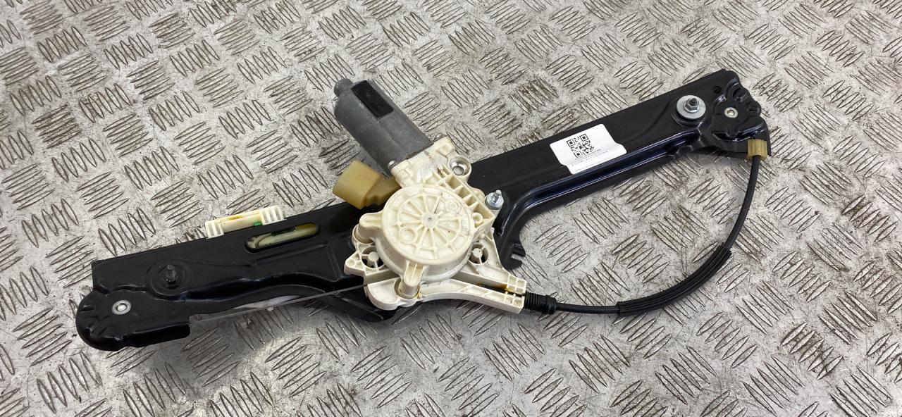 стеклоподъемник задний правый BMW X6 M E71/E72 2010, 4.4 л., S63 B44 A, бензин, АКПП, carbonschwarz metallic (416), внедорожник 5 дв., полный привод, 51357197304, 7179602, 67627267692, 7179304 - фото №1