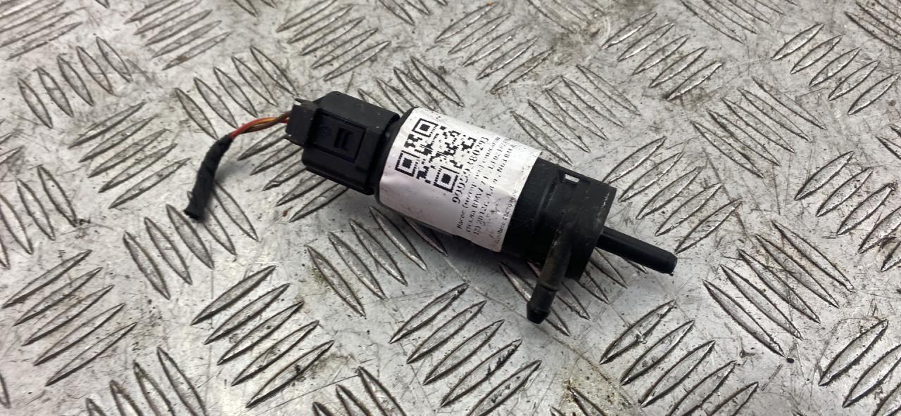 насос (моторчик) омывателя стекла BMW 7 серия F01/F02 F02 2012, 4.4 л., N63 B44 A, бензин, АКПП, blue (a89), седан, полный привод, 67126934160, 6934160 - фото №1