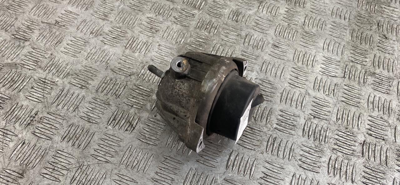 подушка крепления двигателя BMW 3 серия E90/E91/E92/E93 2007, 3.0 л., M57 D30 (306D3), дизель, АКПП, серебро, седан, задний привод, правый руль, 22116773247 - фото №1