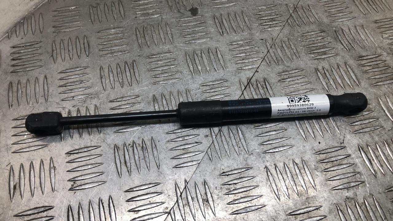 амортизатор капота BMW 3 серия F30/F31/F34 2013, 2.0 л., N47 D20 C, дизель, МКПП, black sapphire metallic (475), седан, задний привод, правый руль, 51237255812, 7255812 - фото №1