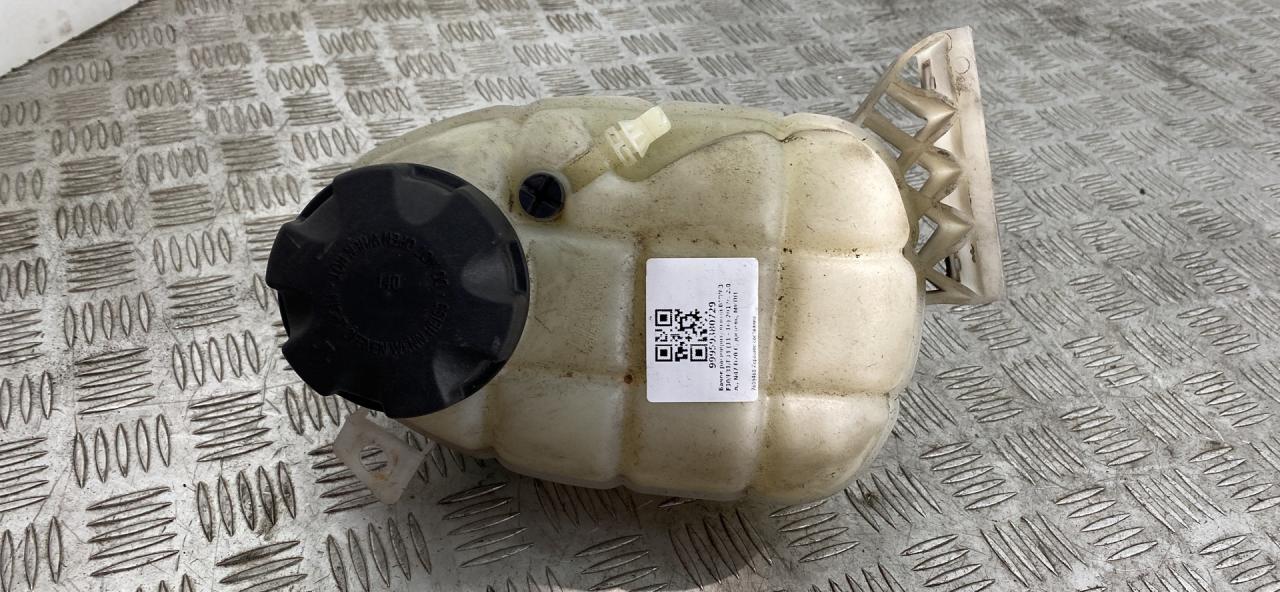 бачок расширительный BMW 3 серия F30/F31/F34 2013, 2.0 л., N47 D20 C, дизель, МКПП, black sapphire metallic (475), седан, задний привод, правый руль, 17137609468, 7609468, 7642160 - фото №1
