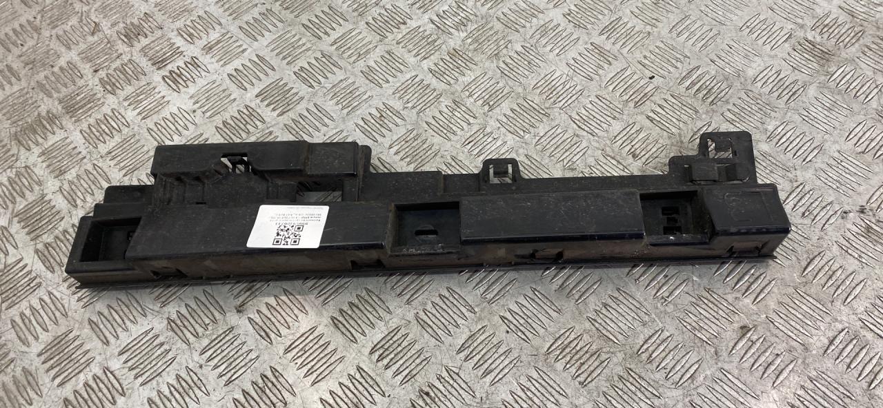 Кронштейн крепления порога BMW 3 серия F30/F31/F34 2013, 2.0 л., N47 D20 C, дизель, МКПП, black sapphire metallic (475), седан, задний привод, правый руль, 51777256917, 7256917 - фото №1