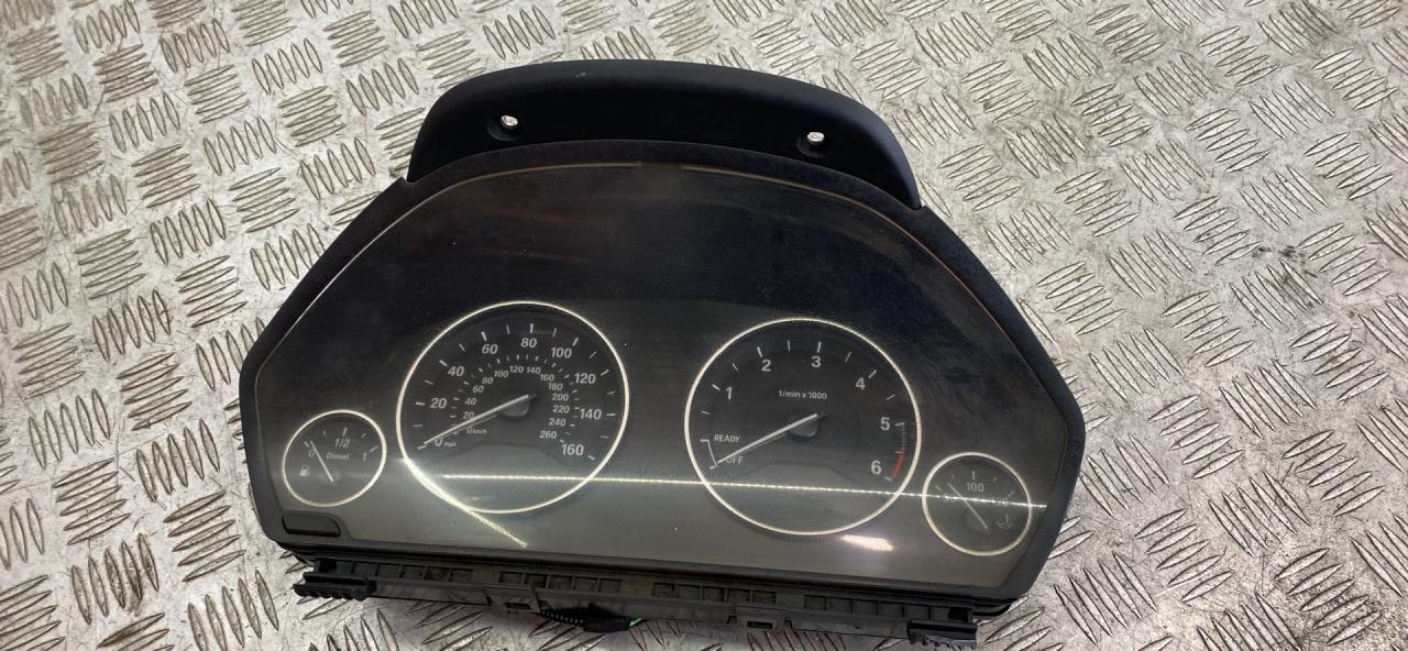 щиток приборов (приборная панель) BMW 3 серия F30/F31/F34 2013, 2.0 л., N47 D20 C, дизель, МКПП, black sapphire metallic (475), седан, задний привод, правый руль, 62109279323, 9279323 - фото №1