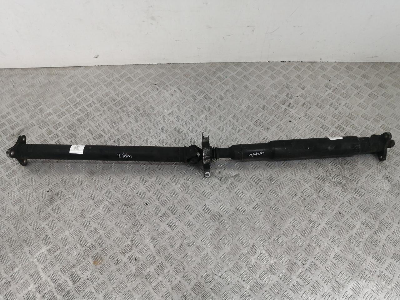 карданный вал BMW 3 серия F30/F31/F34 2013, 2.0 л., N47 D20 C, дизель, МКПП, black sapphire metallic (475), седан, задний привод, правый руль, 26107600184, 7600184 - фото №1