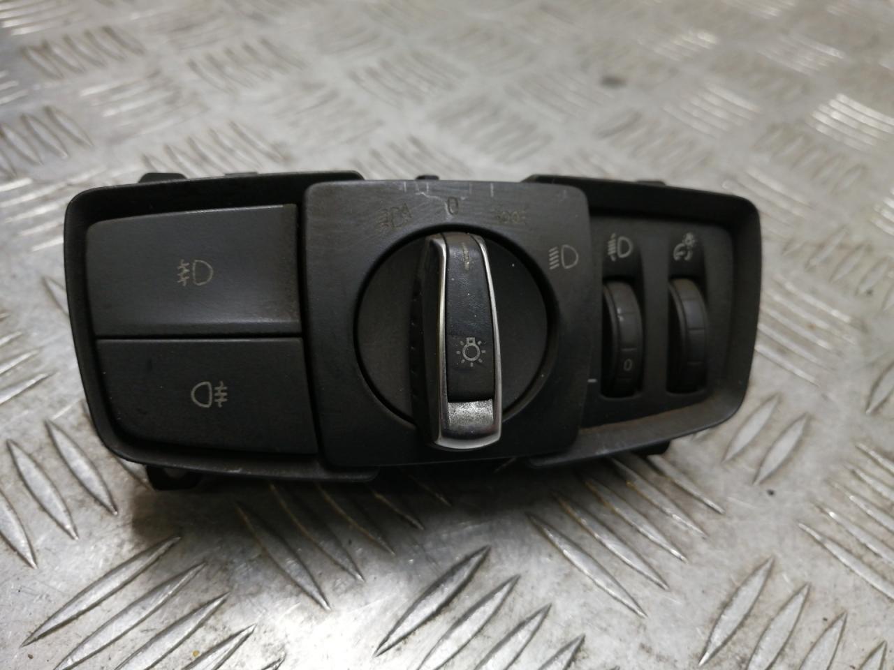 переключатель света BMW 3 серия F30/F31/F34 2013, 2.0 л., N47 D20 C, дизель, МКПП, black sapphire metallic (475), седан, задний привод, правый руль, 61319265305, 9265305 - фото №1