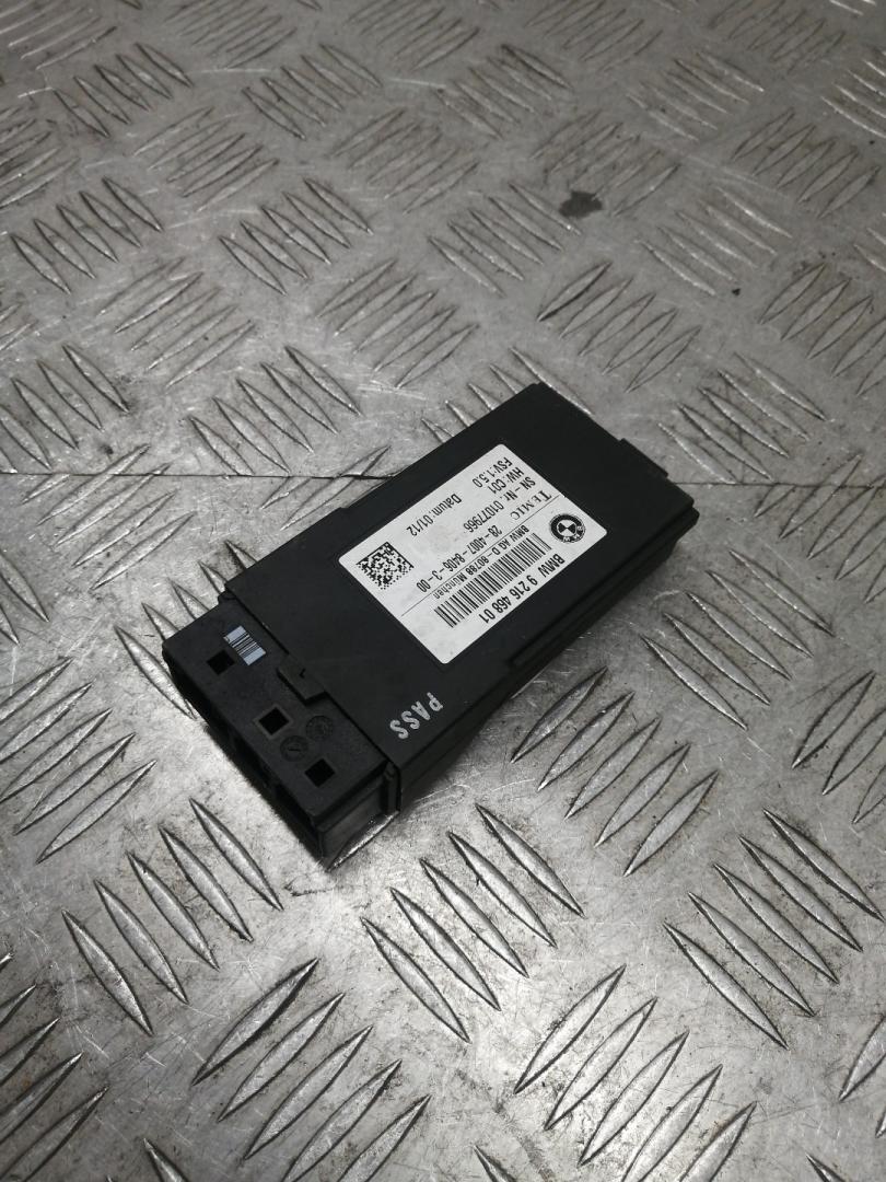 блок управления сиденьем BMW 3 серия F30/F31/F34 2013, 2.0 л., N47 D20 C, дизель, МКПП, black sapphire metallic (475), седан, задний привод, правый руль, 61359216468, 9216468 - фото №1