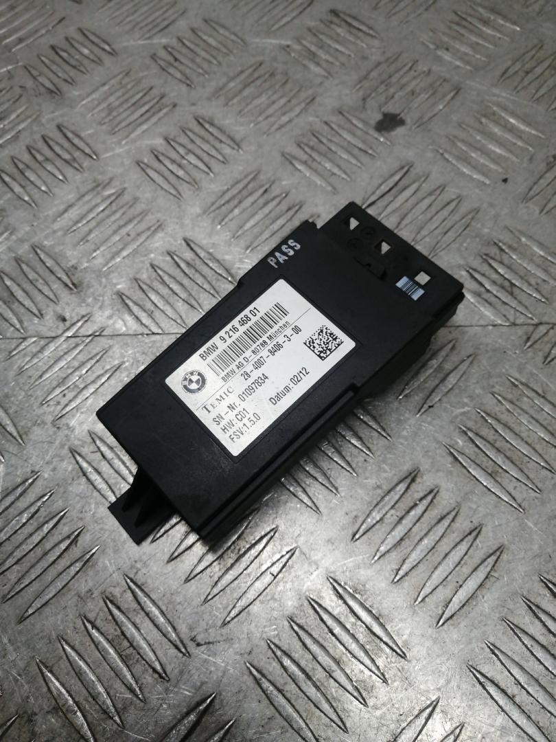 блок управления сиденьем BMW 3 серия F30/F31/F34 2013, 2.0 л., N47 D20 C, дизель, МКПП, black sapphire metallic (475), седан, задний привод, правый руль, 61359216468, 9216468 - фото №1