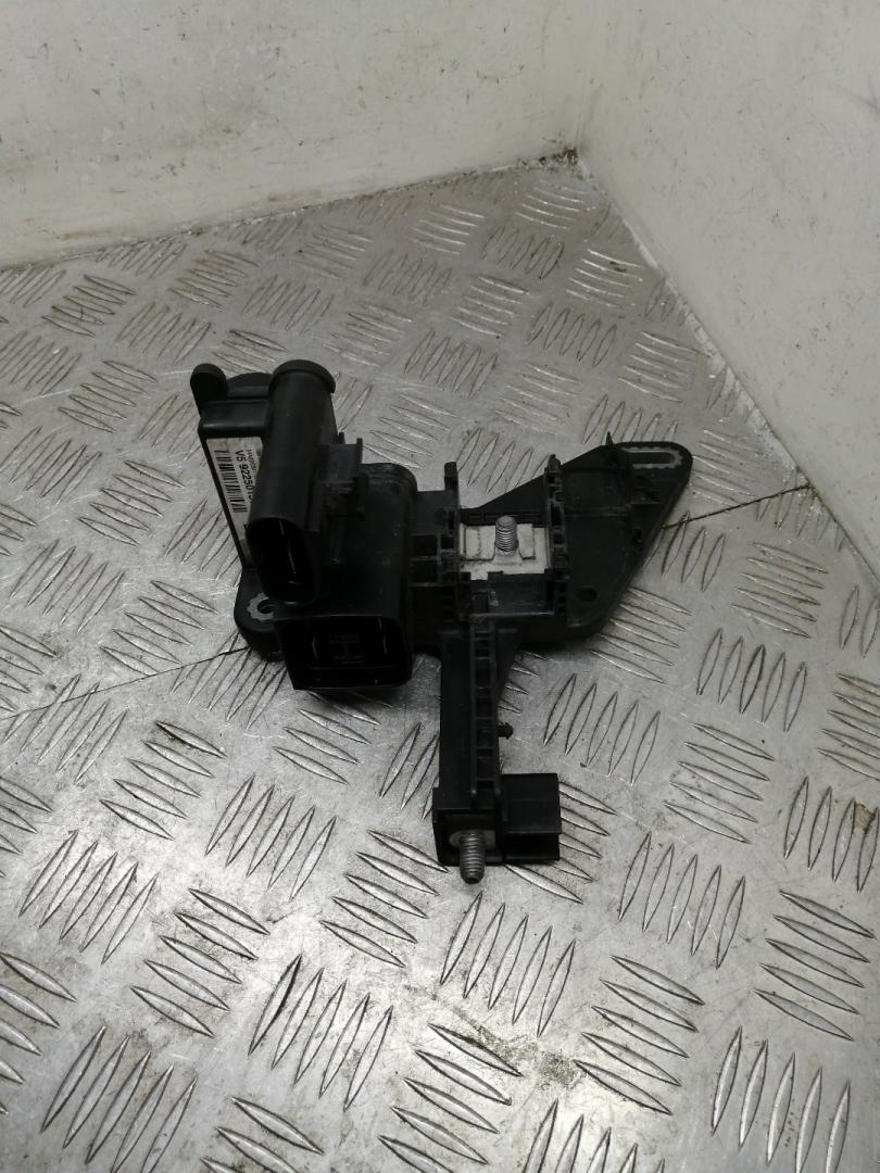 распределитель тока BMW 3 серия F30/F31/F34 2013, 2.0 л., N47 D20 C, дизель, МКПП, black sapphire metallic (475), седан, задний привод, правый руль, 61149225015, 9225015 - фото №1