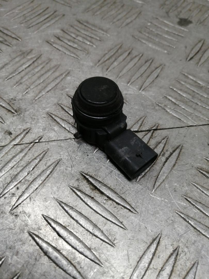 парктроник передний BMW 3 серия F30/F31/F34 2013, 2.0 л., N47 D20 C, дизель, МКПП, black sapphire metallic (475), седан, задний привод, правый руль, 9261582, 66209261582 - фото №1