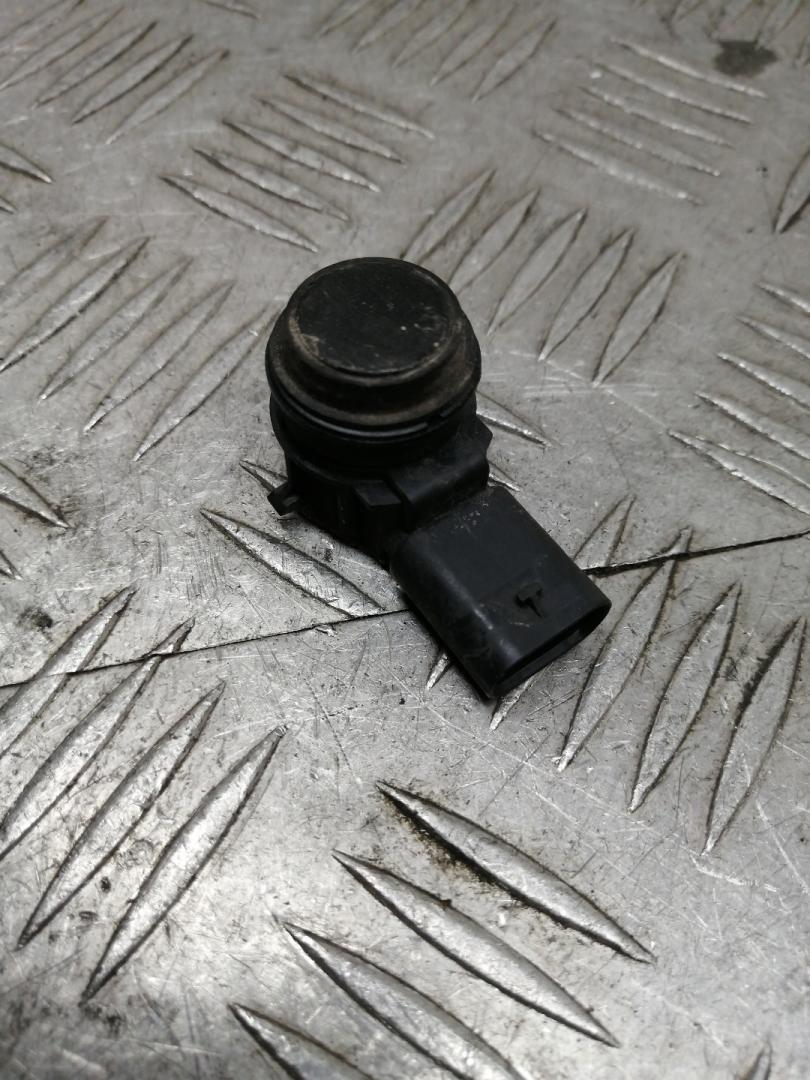 парктроник передний BMW 3 серия F30/F31/F34 2013, 2.0 л., N47 D20 C, дизель, МКПП, black sapphire metallic (475), седан, задний привод, правый руль, 9261582, 66209261582 - фото №1