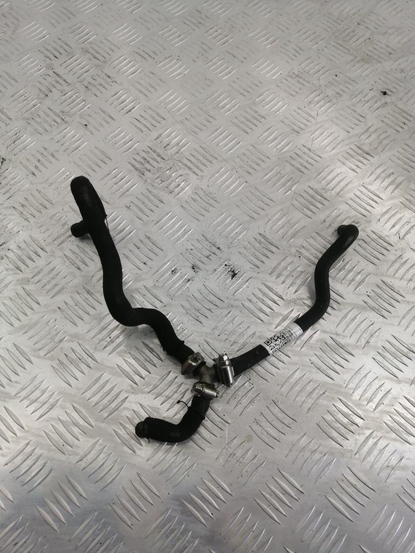 фланец (тройник) системы охлаждения BMW 7 серия F01/F02 F02 2012, 4.4 л., N63 B44 A, бензин, АКПП, blue (a89), седан, полный привод, 17127576363 - фото №1