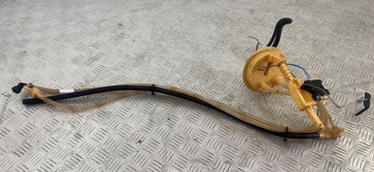 датчик уровня топлива BMW 3 серия E90/E91/E92/E93 E90 2007, 3.0 л., M57 D30 (306D3), дизель, АКПП, синий, седан, правый руль, 16117159160 - фото №1