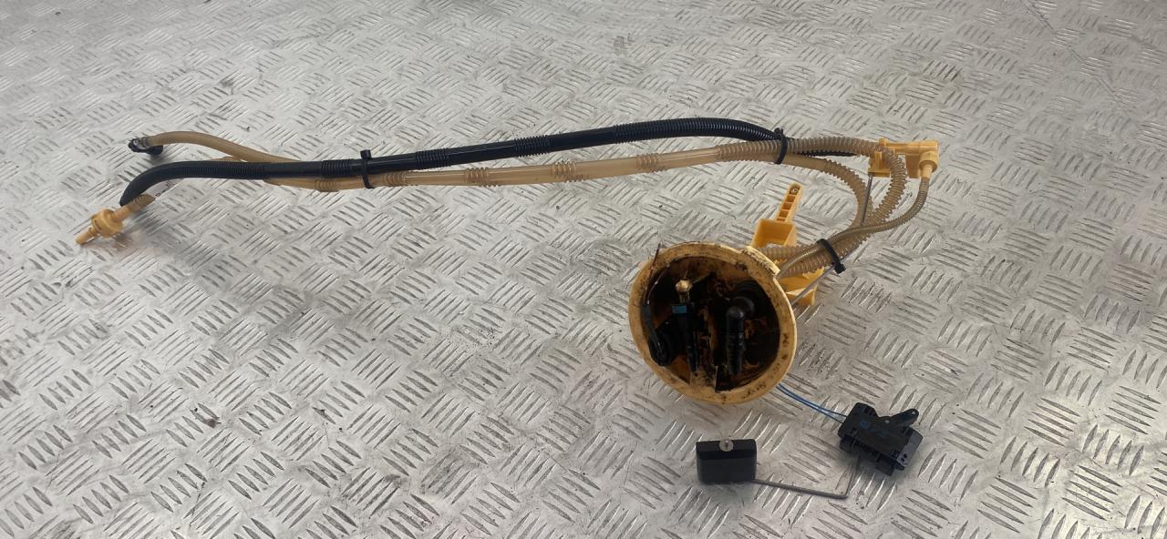 датчик уровня топлива BMW 3 серия E90/E91/E92/E93 E90 2007, 3.0 л., M57 D30 (306D3), дизель, АКПП, серебро, седан, задний привод, правый руль, 16117159162 - фото №1