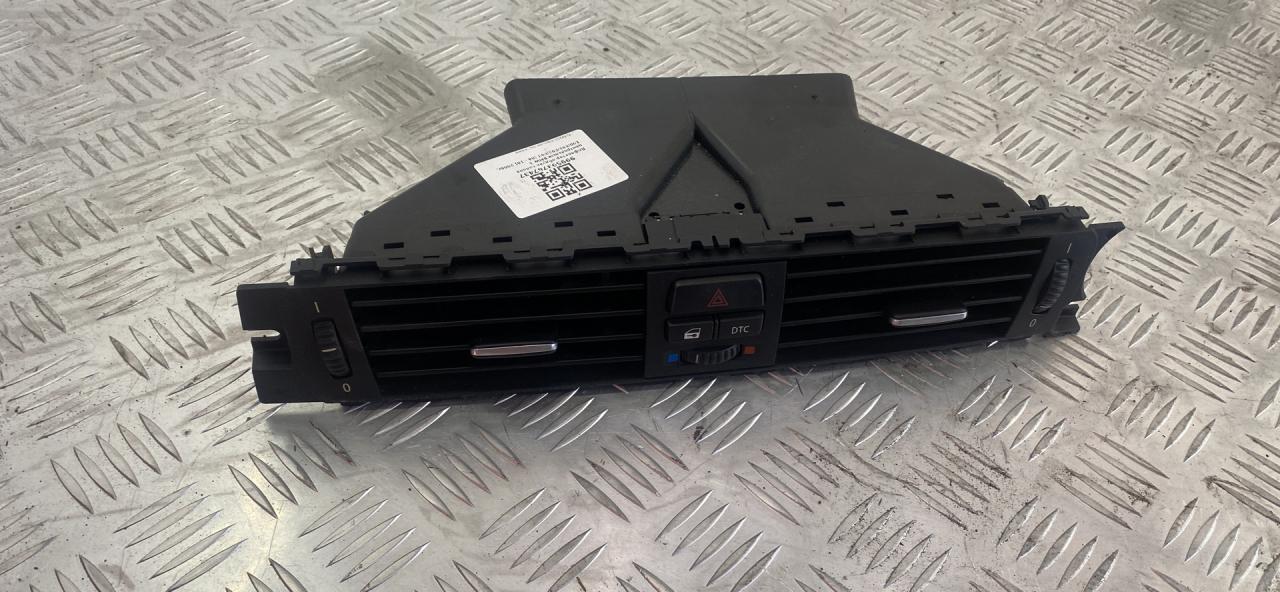 дефлектор обдува салона BMW 3 серия E90/E91/E92/E93 E90 2007, 3.0 л., M57 D30 (306D3), дизель, АКПП, серебро, седан, задний привод, правый руль, 64227144253, 7144253 - фото №1