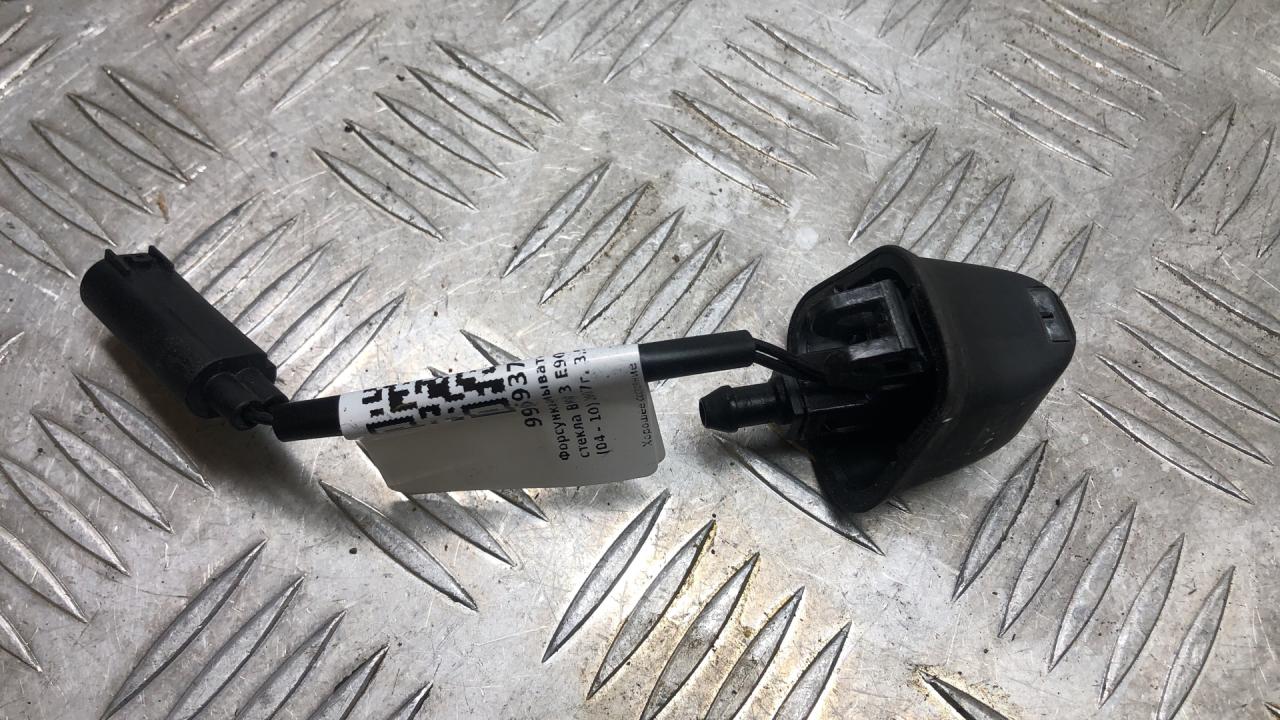 форсунка омывателя лобового стекла BMW 3 серия E90/E91/E92/E93 2007, 3.5 л., M57D30 (306D5), дизель, АКПП, spacegrau metallic (a52), купе, задний привод, правый руль, 61667131299 - фото №1