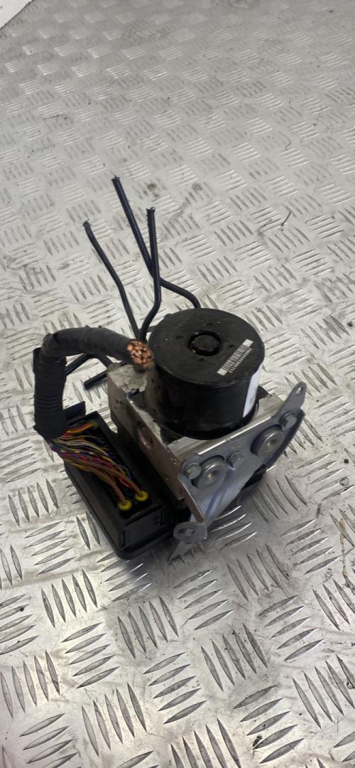 блок ABS BMW 3 серия E90/E91/E92/E93 2007, 3.5 л., M57D30 (306D5), дизель, АКПП, spacegrau metallic (a52), купе, задний привод, правый руль, 6778238, 6778239, 34512460433 - фото №1