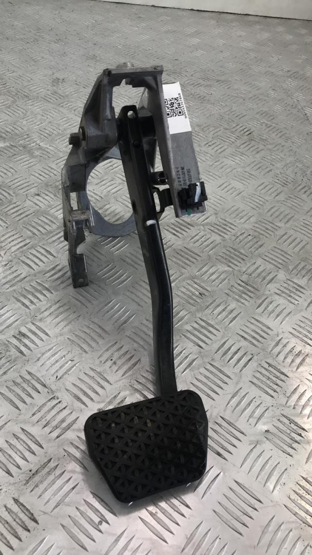 педаль тормоза BMW 3 серия E90/E91/E92/E93 2007, 3.5 л., M57D30 (306D5), дизель, АКПП, spacegrau metallic (a52), купе, задний привод, правый руль, 35006778979 - фото №1