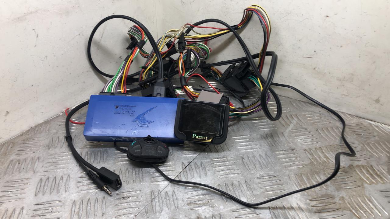 модуль громкой связи BMW 3 серия E90/E91/E92/E93 E90 2007, 3.0 л., M57 D30 (306D3), дизель, АКПП, серебро, седан, задний привод, правый руль, PI020228BC4G9 - фото №1