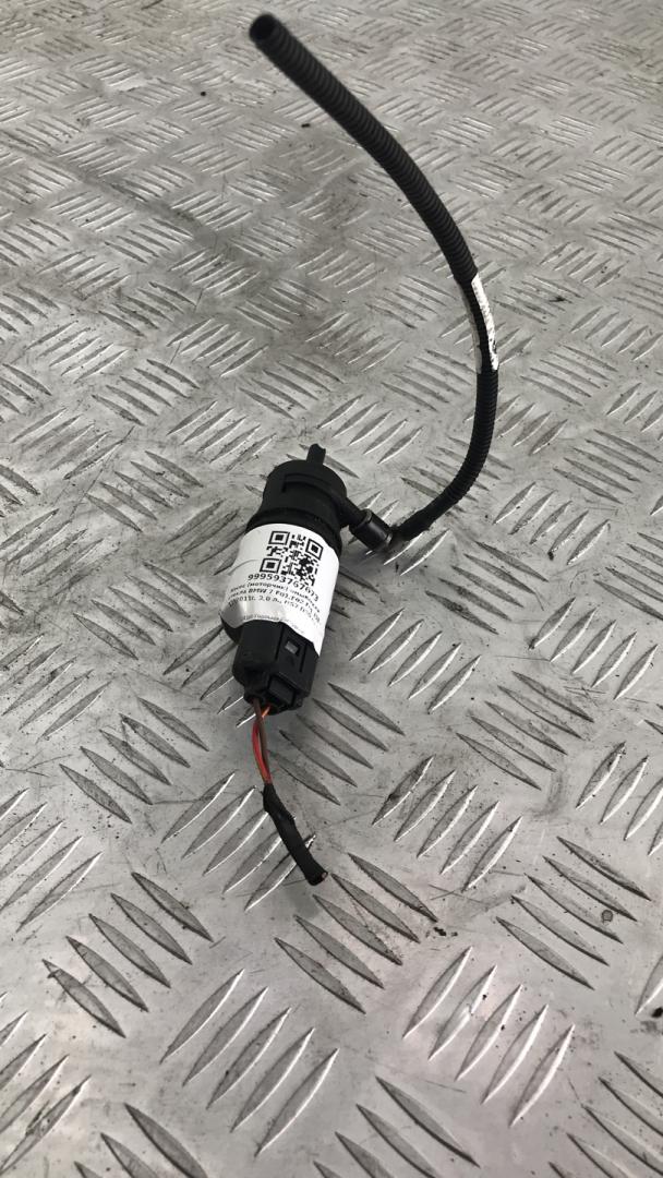 насос (моторчик) омывателя стекла BMW 7 серия F01/F02 F01 2011, 3.0 л., N57 D30 A, дизель, АКПП, black sapphire metallic (475), седан, задний привод, правый руль, 67126934160, 6934160 - фото №1