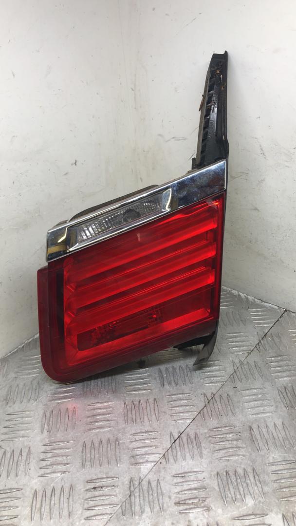 фонарь крышки багажника правый BMW 7 серия F01/F02 F01 2011, 3.0 л., N57 D30 A, дизель, АКПП, black sapphire metallic (475), седан, задний привод, правый руль, 63217182206, 7182206 - фото №1