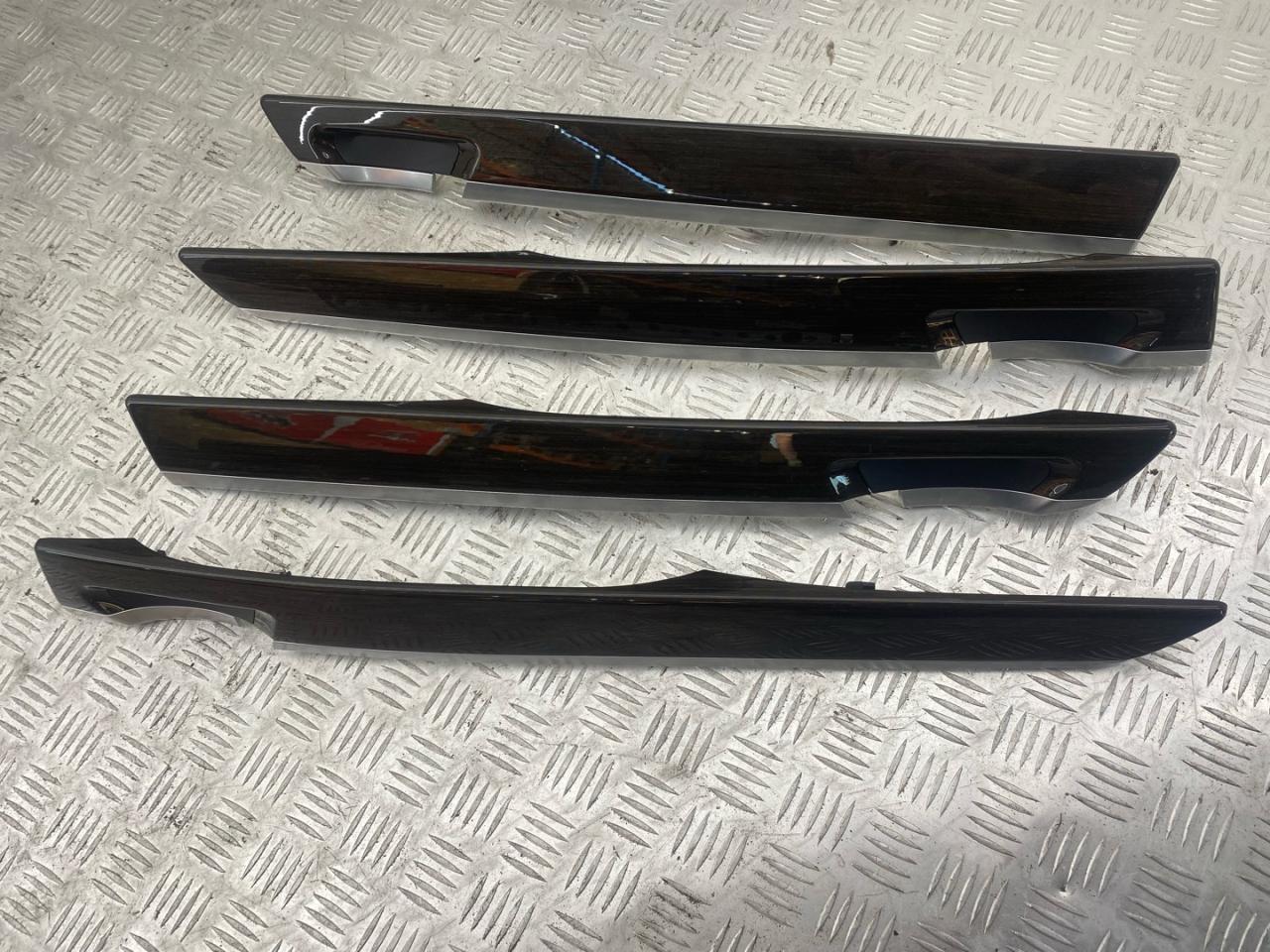 декоративная накладка двери BMW 7 серия F01/F02 F01 2011, 3.0 л., N57 D30 A, дизель, АКПП, black sapphire metallic (475), седан, задний привод, правый руль, 51419115533, 51419115534, 51429115537, 51429115538 - фото №1