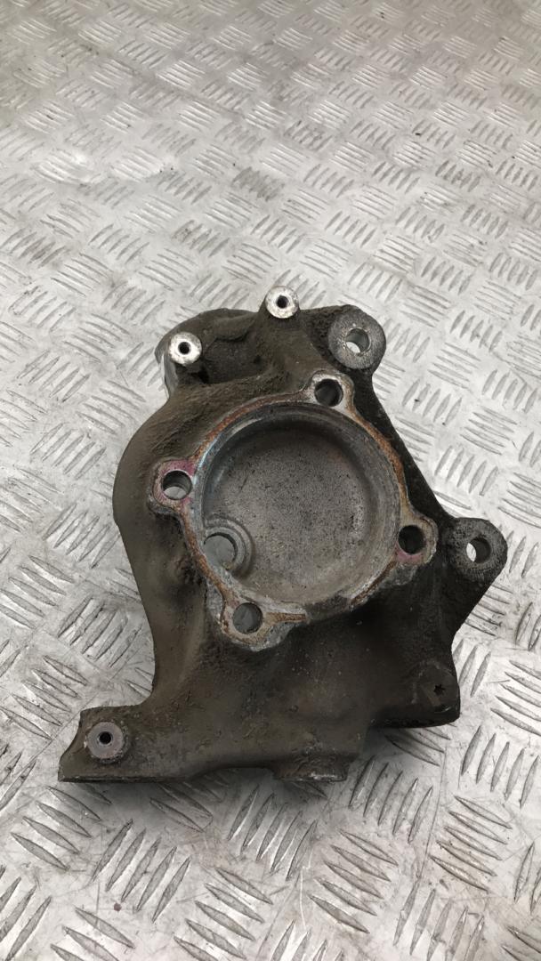 кулак поворотный левый BMW 3 серия E90/E91/E92/E93 E90 2007, 3.0 л., M57 D30 (306D3), дизель, АКПП, синий, седан, правый руль, 31216764443, 6764443 - фото №1