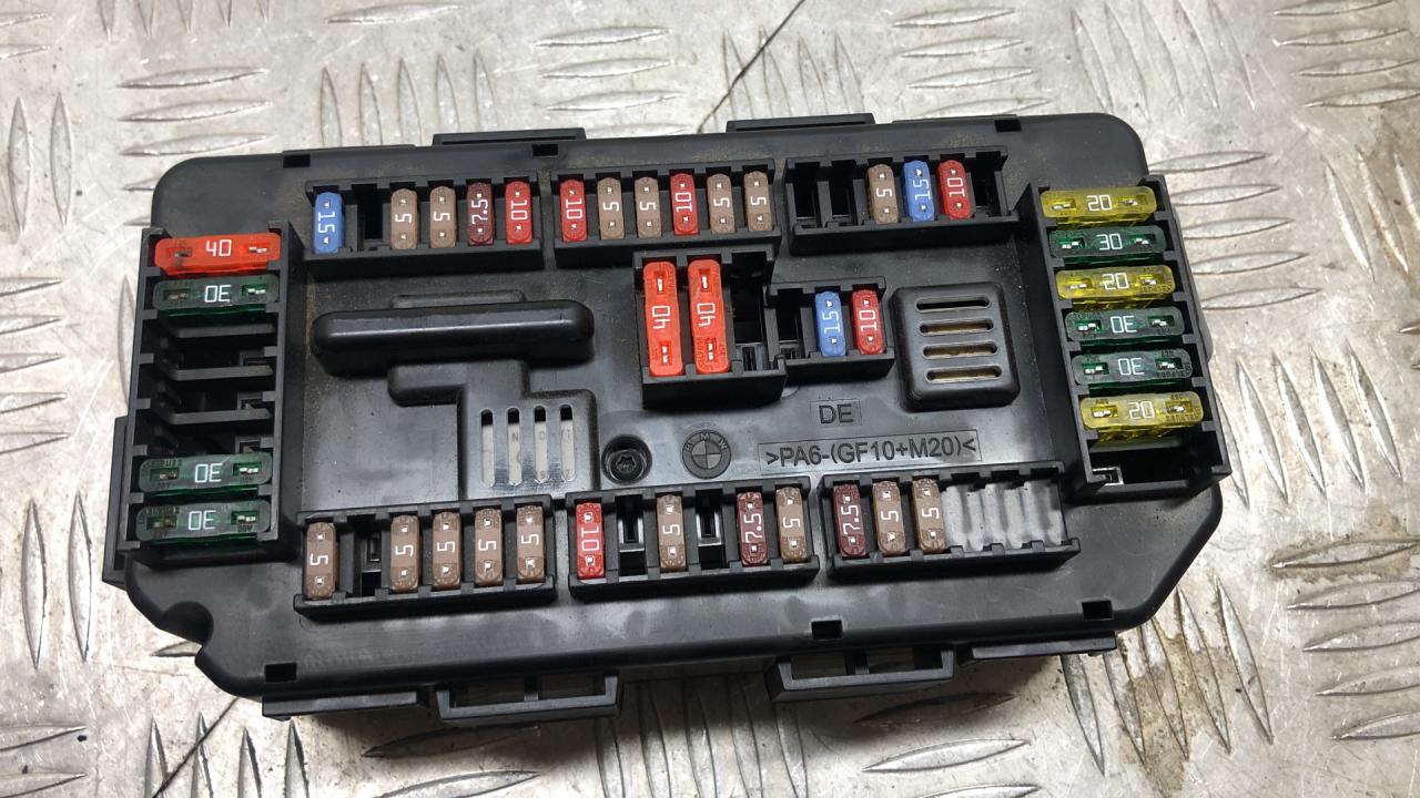 блок предохранителей BMW 3 GT F34 2016, 3.0 л., N55 B30 A, бензин, АКПП, белый, хетчбэк 5 дв., полный привод, 61149337879, 9337879 - фото №1