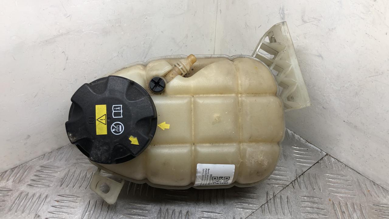 бачок расширительный BMW 3 GT F34 2016, 3.0 л., N55 B30 A, бензин, АКПП, белый, хетчбэк 5 дв., полный привод, 17137642160, 7642160 - фото №1