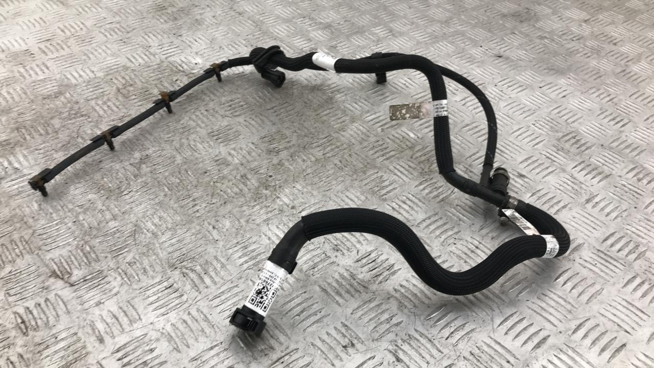 трубка топливная BMW 5 серия F07/F10/F11 F10 2011, 2.0 л., N47 D20 C, дизель, АКПП, a90 (sophitgrau), седан, задний привод, правый руль, 13537823408, 7823408, 7810788, 13537810788 - фото №1