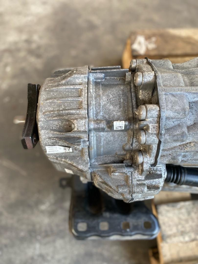 раздаточная коробка Mercedes-Benz GLC-Класс X253/C253 2018, 2.5 л., дизель, АКПП, 197u obsidianschwarz, внедорожник 5 дв., полный привод, 725280030 - фото №1