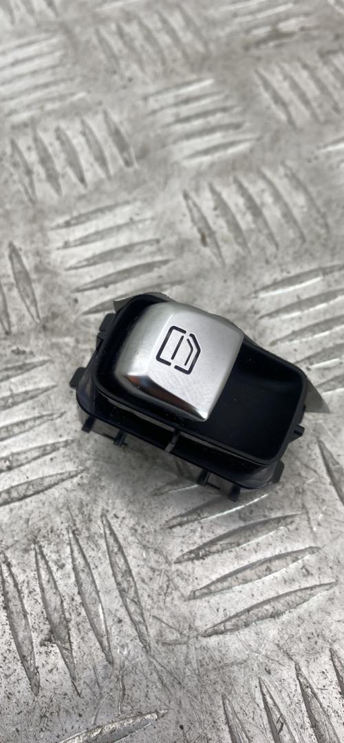 кнопка стеклоподъемника двери Mercedes-Benz GLC-Класс X253/C253 2018, 2.5 л., дизель, АКПП, 197u obsidianschwarz, внедорожник 5 дв., полный привод, A2059051513 - фото №1