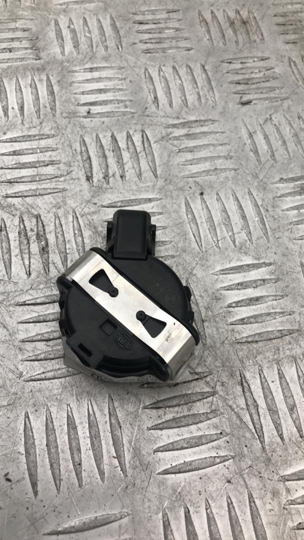 датчик дождя BMW 7 серия F01/F02 F01 2011, 3.0 л., N57 D30 A, дизель, АКПП, black sapphire metallic (475), седан, задний привод, правый руль, 9254025, 61359254025 - фото №1