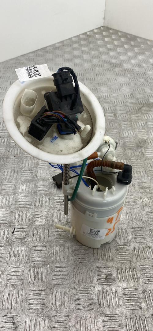 насос топливный BMW X3 F25 2014, 3.5 л., бензин, АКПП, внедорожник 5 дв., полный привод, 7274148, 16117319502 - фото №1