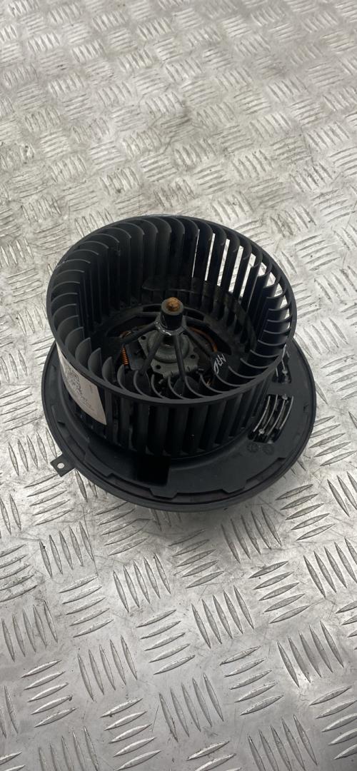 моторчик печки BMW X3 F25 2014, 3.5 л., бензин, АКПП, внедорожник 5 дв., полный привод, 64119227670 - фото №1