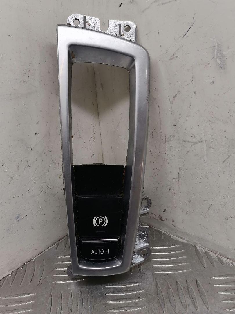 кнопка ручного тормоза (ручника) BMW X3 F25 2014, 3.5 л., бензин, АКПП, внедорожник 5 дв., полный привод, 61319217594, 9217594 - фото №1