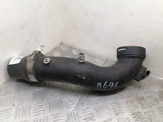 патрубок интеркулера BMW 5 серия F07/F10/F11 [рестайлинг] F10 2013, 3.5 л., бензин, АКПП, impblau brill metallic (a89), седан, полный привод, 13717609811