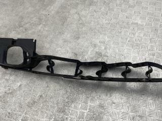 крепление крыла переднего левого BMW X6 E71 [рестайлинг] E71 2012, 4.4 л., N63 B44 A, бензин, АКПП, titansilber metallic (354), внедорожник 5 дв., полный привод, 51657157989, 7157989