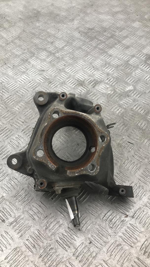 кулак поворотный правый BMW X3 F25 2014, 3.5 л., бензин, АКПП, внедорожник 5 дв., полный привод, 31216855954 - фото №1