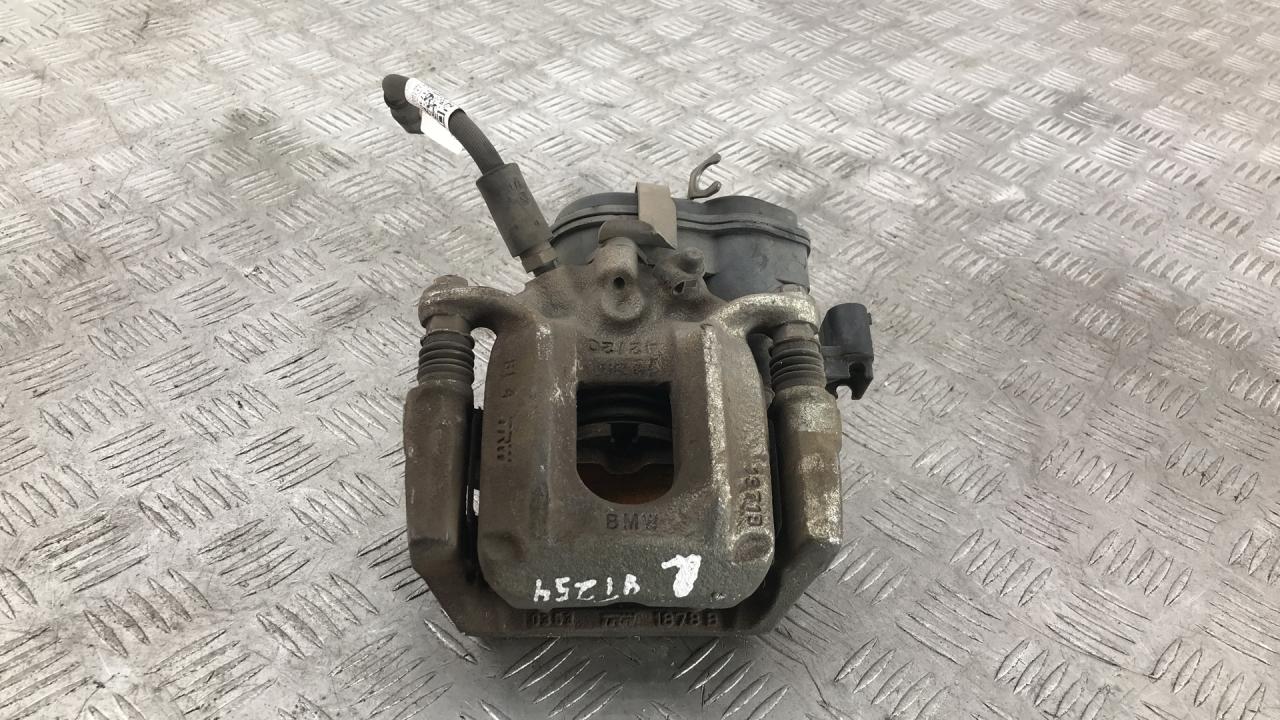 суппорт задний левый BMW X3 F25 2014, 3.5 л., бензин, АКПП, внедорожник 5 дв., полный привод, 34216791017 - фото №1