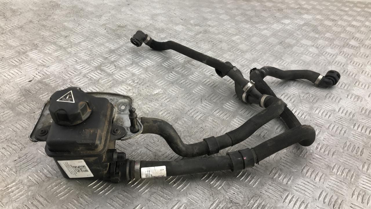 бачок расширительный BMW X6 M E71/E72 2010, 4.4 л., S63 B44 A, бензин, АКПП, carbonschwarz metallic (416), внедорожник 5 дв., полный привод, 17137589526, 7589526 - фото №1